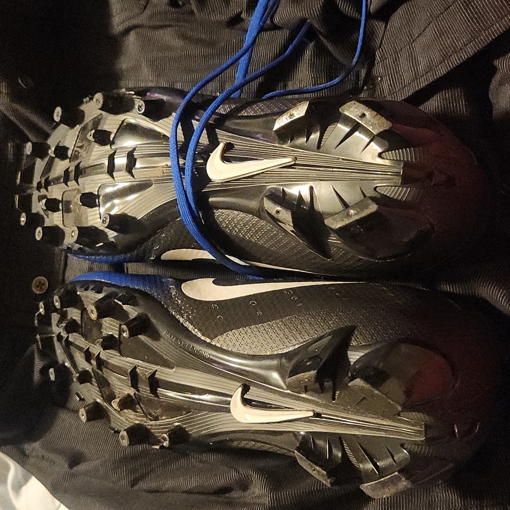 Soccer cleats, Unisex, very gently used